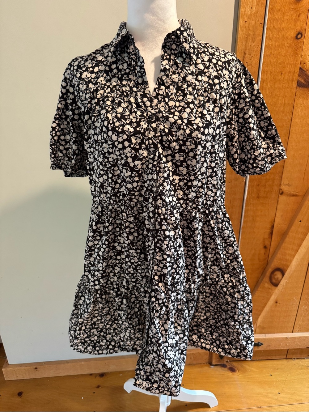 1.State Collared Button Down Black and White Floral Swing Dress, M